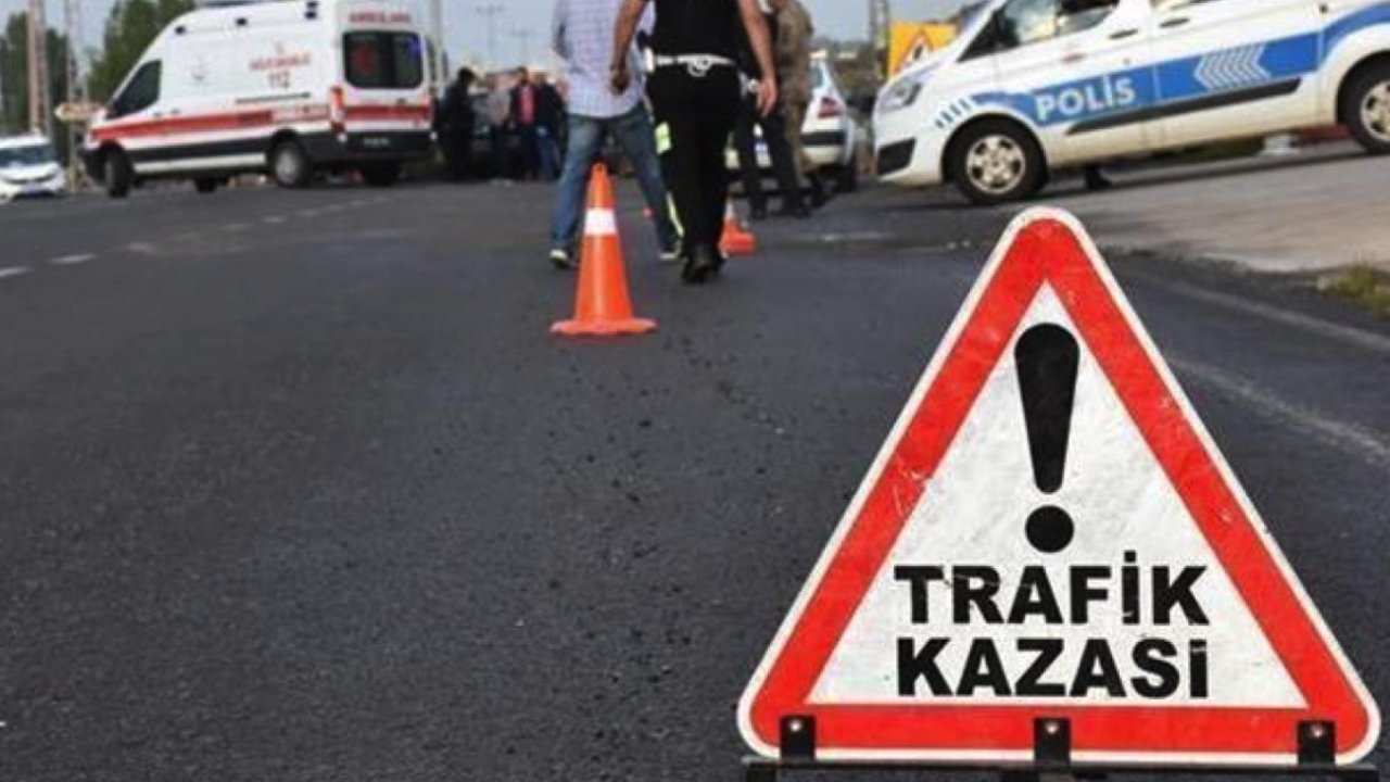 Otomobil TIR'a adeta yapıştı