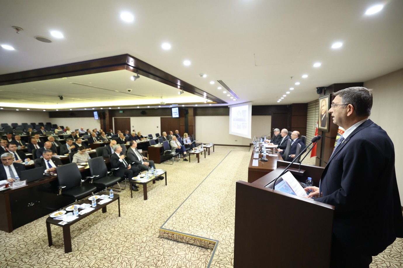Sanayiye savaş desteği şart