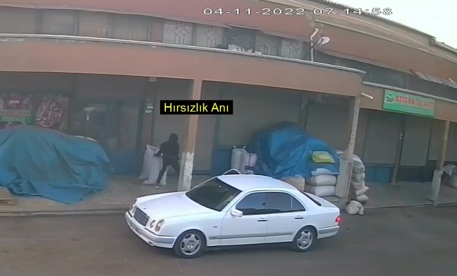 Lüks araçla fıstık çaldı
