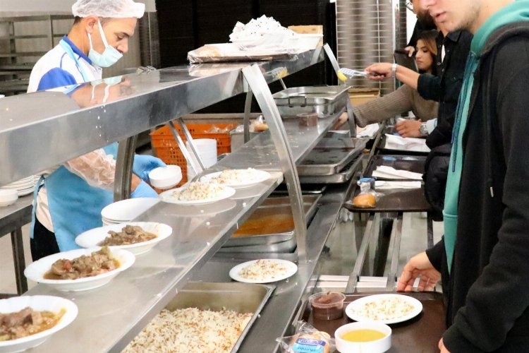 2 milyon öğrenciye ücretsiz yemek