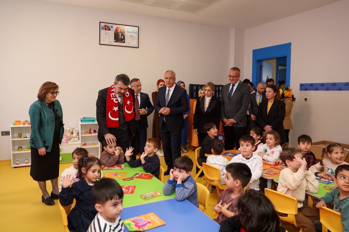 Alev Alatlı'nın adı Gaziantep'te