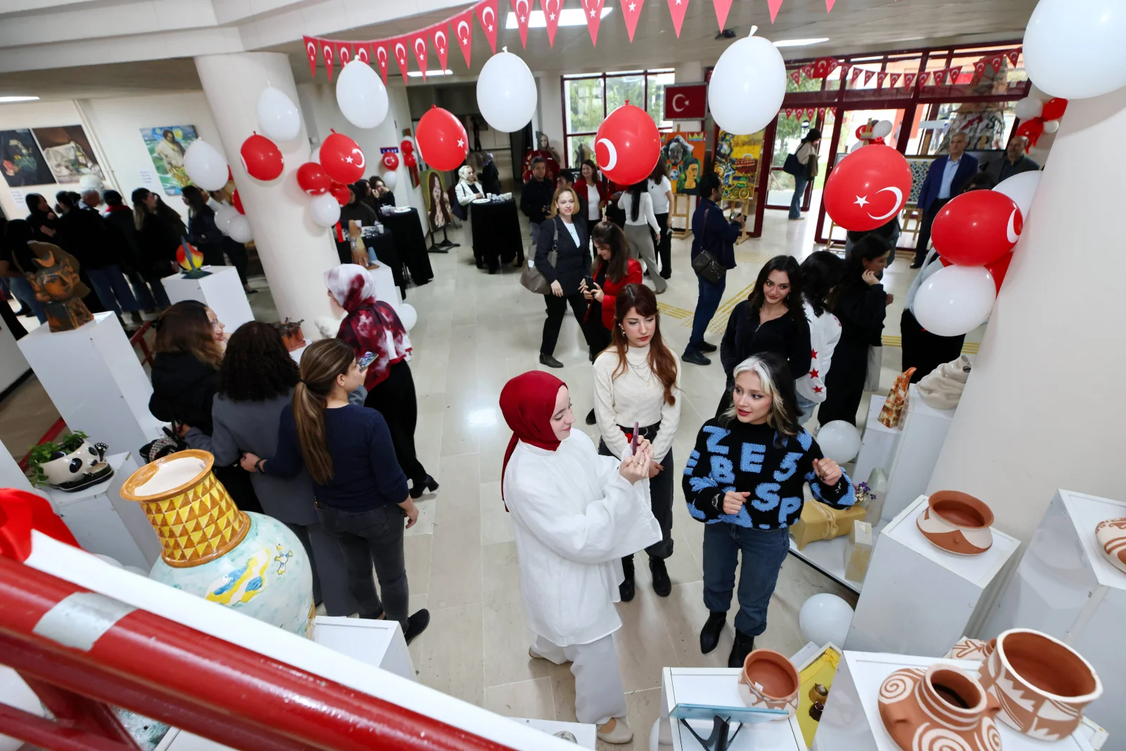 GAÜN'de cumhuriyet ve sanat sergisi